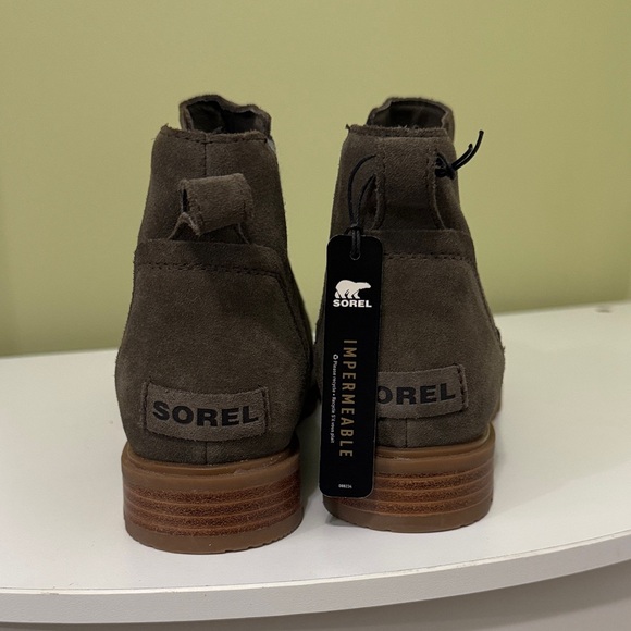 Amazon.com | SOREL Women Sorel Emelie III Waterproof Chelsea Boot size 8.5 women
H8N7